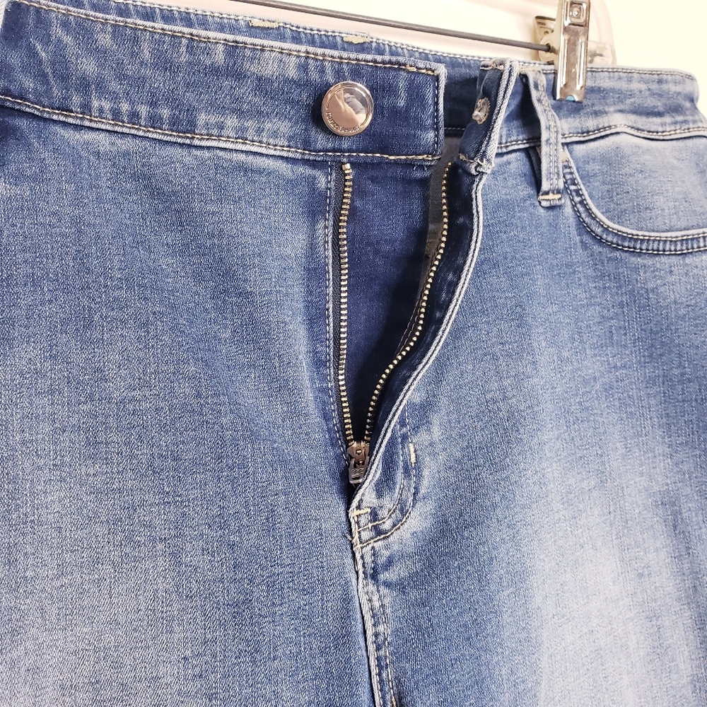 Tommy Bahama Boracay Indigo Denim Bermuda Jean Shorts Women's Size 14x11" - Picture 7 of 11